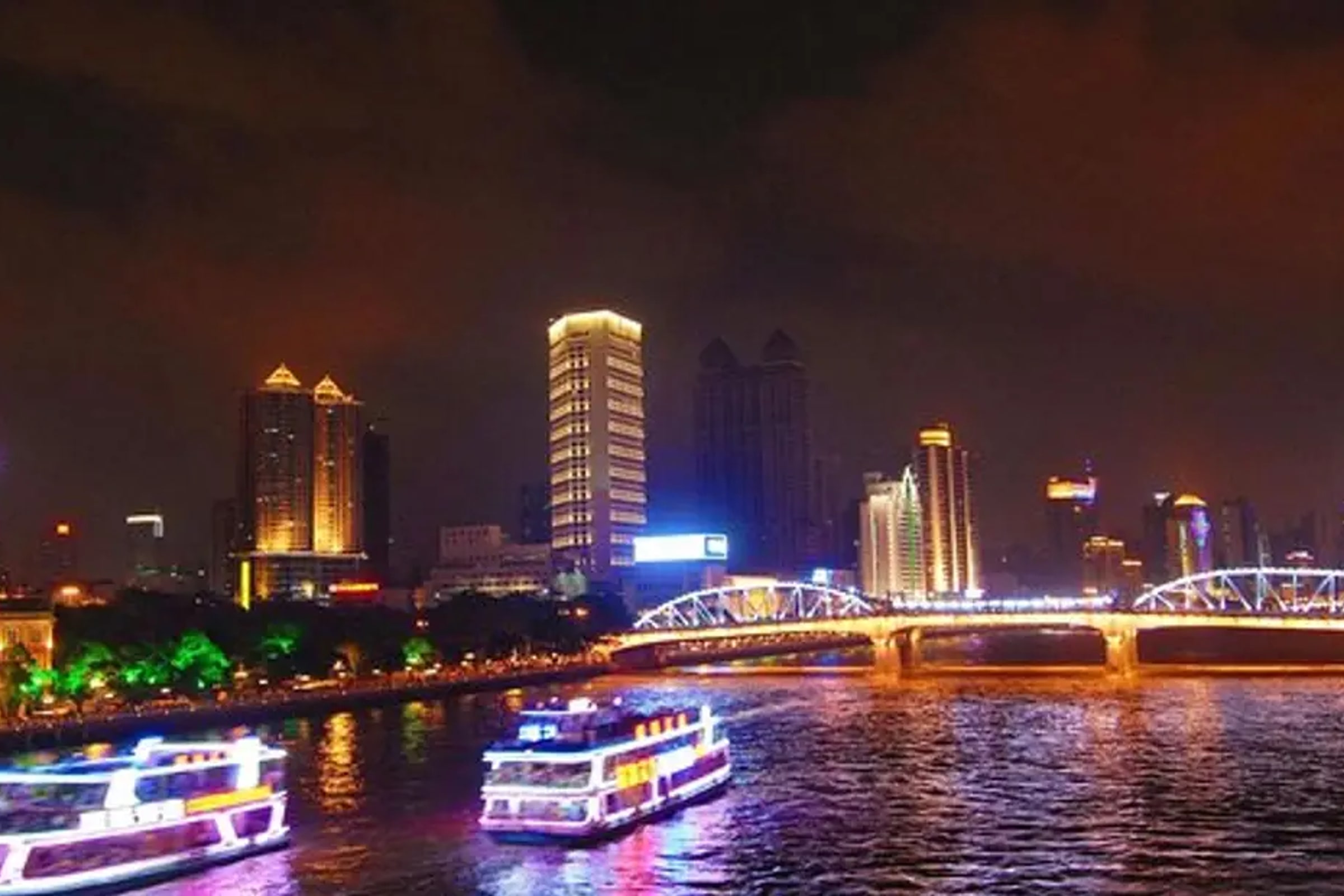 Pearl River Night Cruise in Guangzhou with Private Transfer